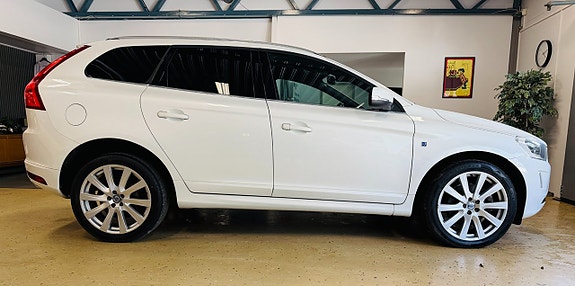 Volvo XC60 11 of 23