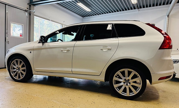 Volvo XC60 6 of 23