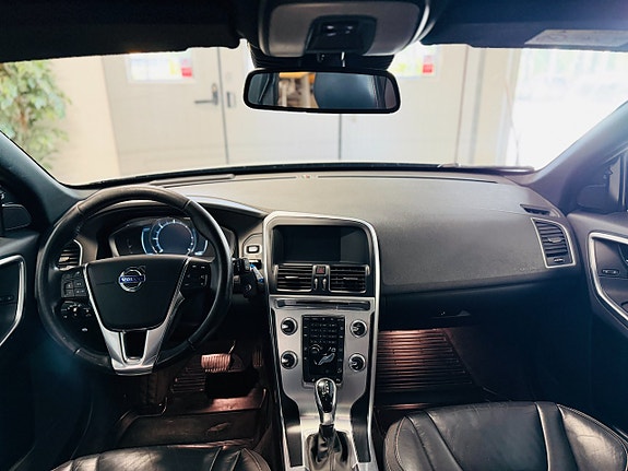 Volvo XC60 17 of 23