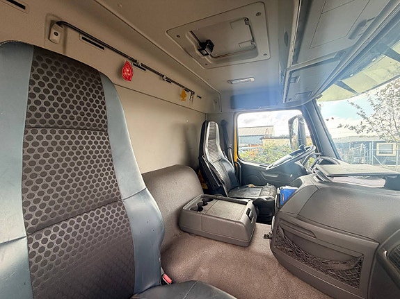 Volvo FM 9 of 12