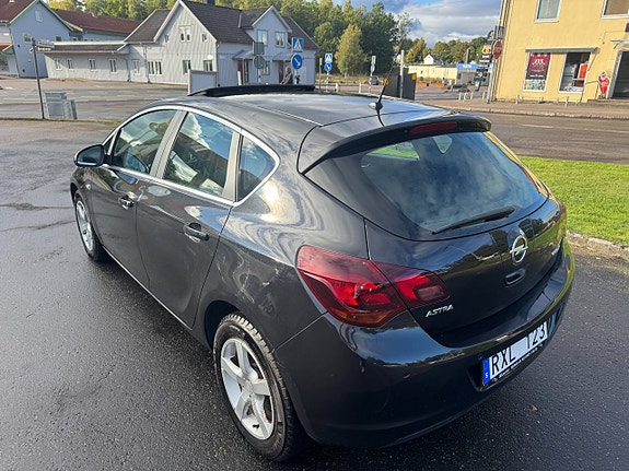 Opel Astra 8 of 14