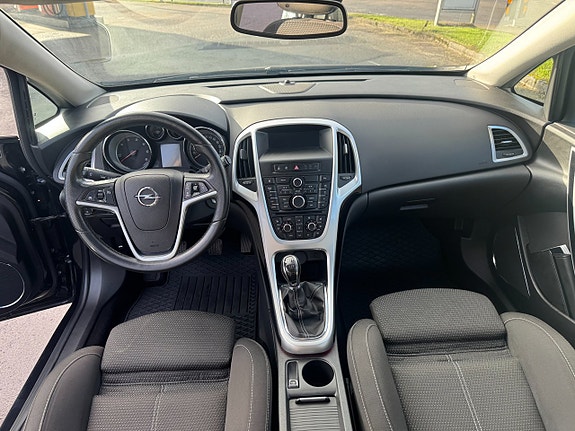 Opel Astra 10 of 14