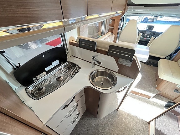 Bürstner Ixeo 736 / Automat / Taksäng / Solcell / Garage 12 of 22