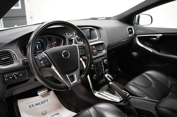 Volvo V40 6 of 21