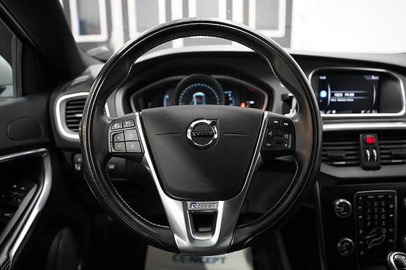Volvo V40 11 of 21