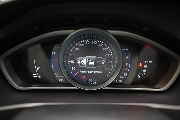 Volvo V40 12 of 21