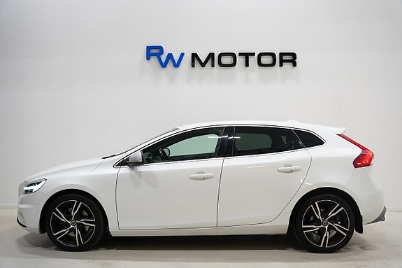 Volvo V40 3 of 21
