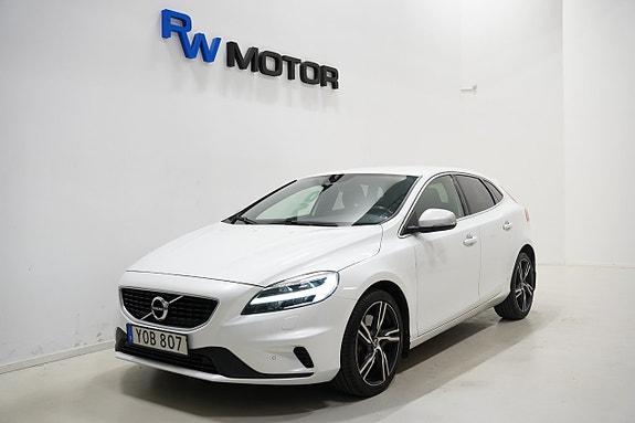 Volvo V40 2 of 21