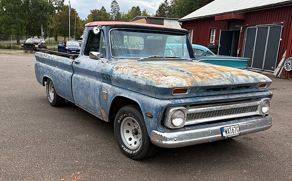 Chevrolet C10 2 of 11