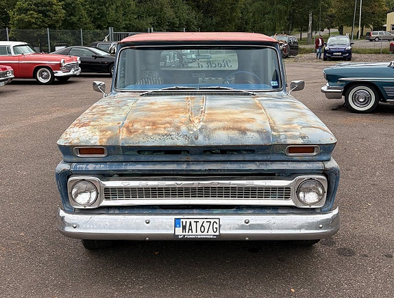 Chevrolet C10 7 of 11