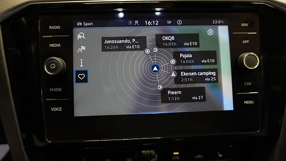 Volkswagen Passat 13 of 23