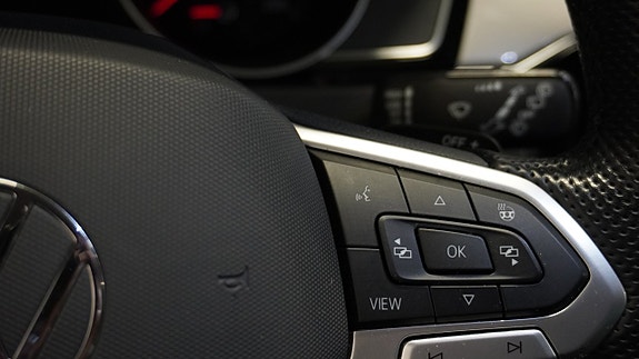 Volkswagen Passat 17 of 23