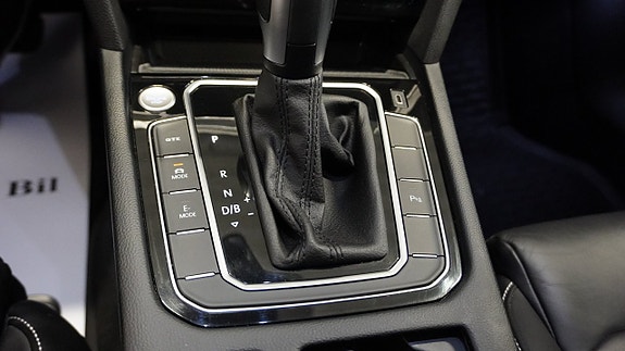 Volkswagen Passat 15 of 23