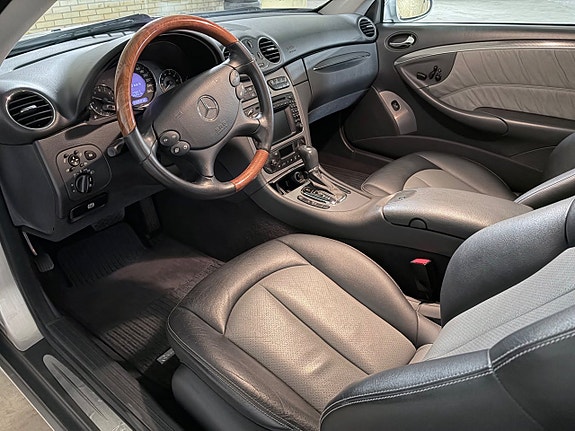 Mercedes-Benz CLK320 9 of 18
