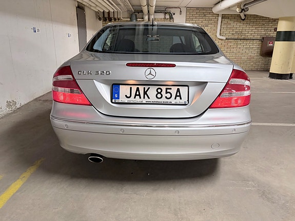 Mercedes-Benz CLK320 5 of 18