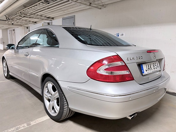Mercedes-Benz CLK320 3 of 18
