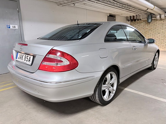 Mercedes-Benz CLK320 6 of 18