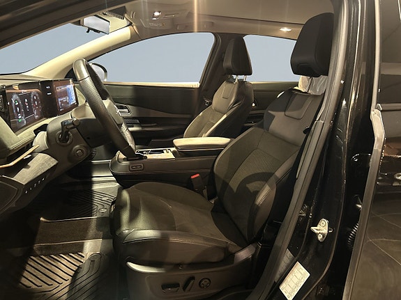 Nissan Ariya 13 of 23