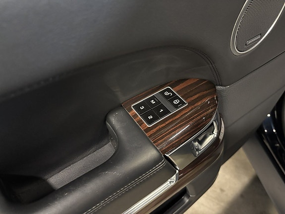 Land Rover Range Rover 20 of 27