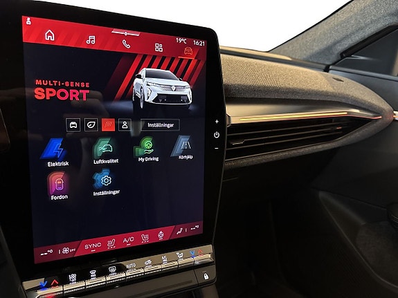 Renault Scenic E-Tech 13 of 19