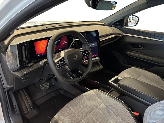 Renault Scenic E-Tech 7 of 19
