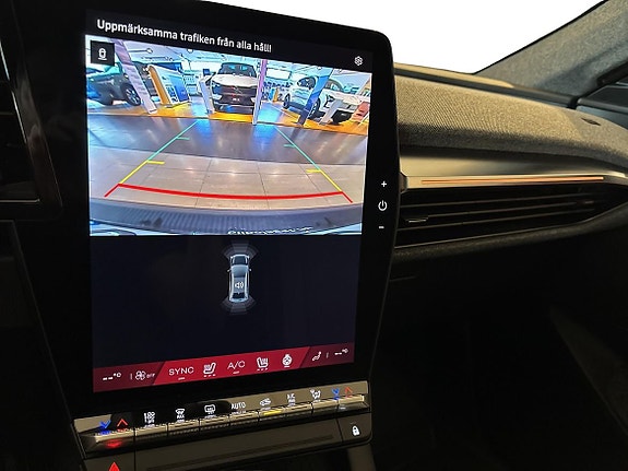 Renault Scenic E-Tech 14 of 19
