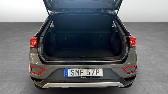 Volkswagen T-Roc 13 of 19
