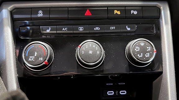 Volkswagen T-Roc 18 of 19