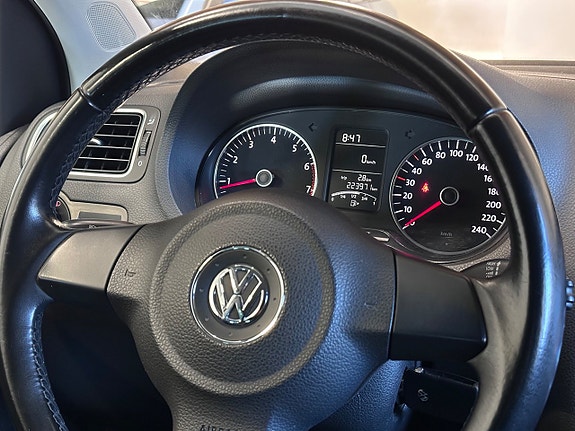 Volkswagen Polo 9 of 17