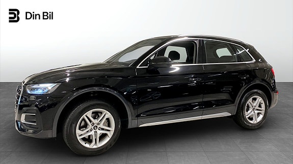 Audi Q5 2 of 12