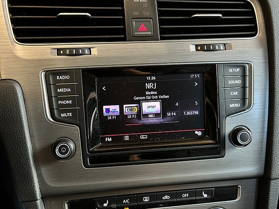 Volkswagen Golf VII 14 of 20