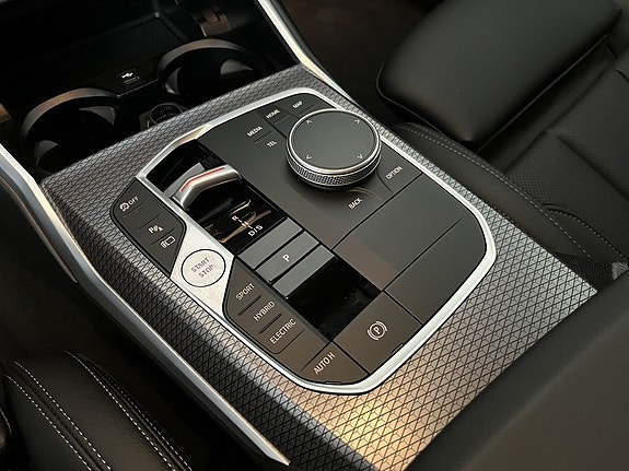 BMW 330e 8 of 15