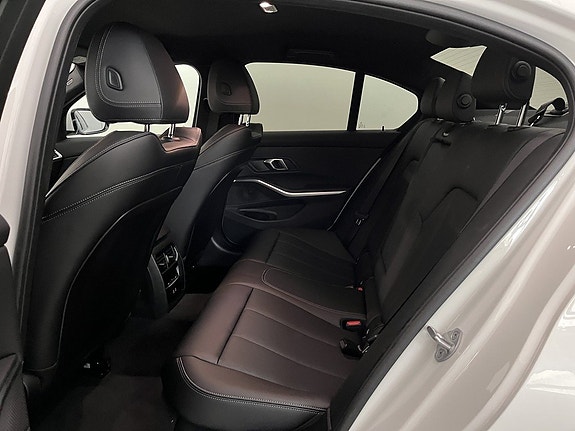 BMW 330e 11 of 15