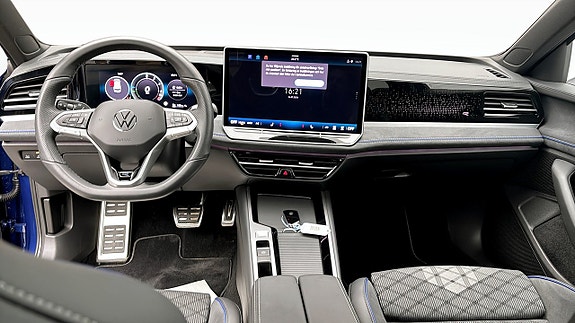Volkswagen Passat 11 of 13