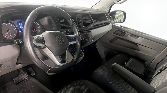Volkswagen Caravelle 7 of 12