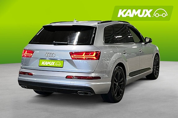 Audi Q7 4 of 26
