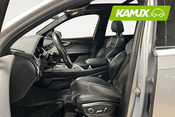 Audi Q7 9 of 26