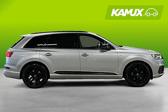 Audi Q7 2 of 26
