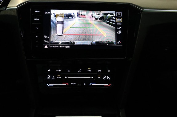 Volkswagen Passat 25 of 30
