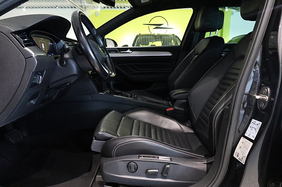 Volkswagen Passat 13 of 30