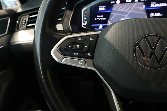 Volkswagen Passat 21 of 30
