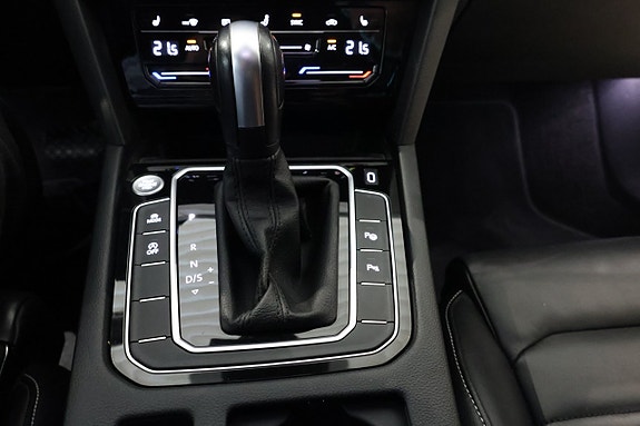 Volkswagen Passat 22 of 30