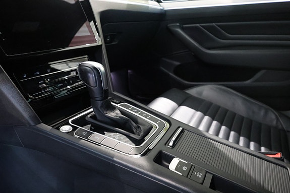 Volkswagen Passat 20 of 30