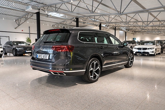 Volkswagen Passat 10 of 30