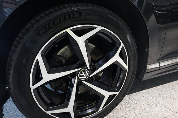 Volkswagen Passat 28 of 30