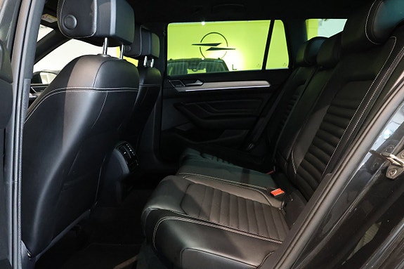Volkswagen Passat 14 of 30