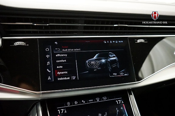 Audi SQ7 28 of 30