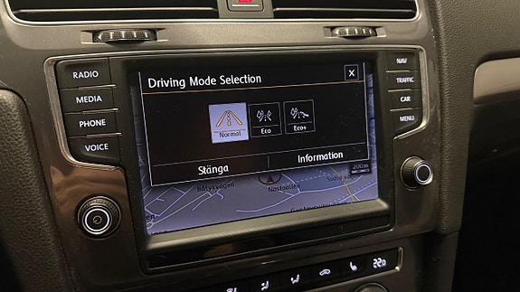 Volkswagen e-Golf VII 22 of 26