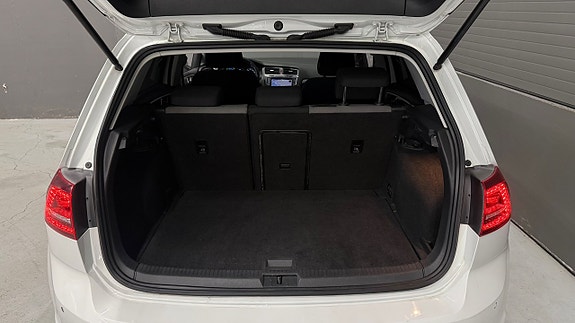 Volkswagen e-Golf VII 26 of 26
