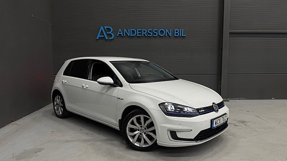 Volkswagen e-Golf VII 2 of 26